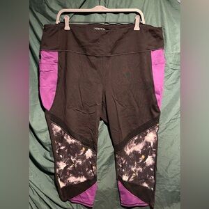 Torrid Marvel Crop Leggings 3x